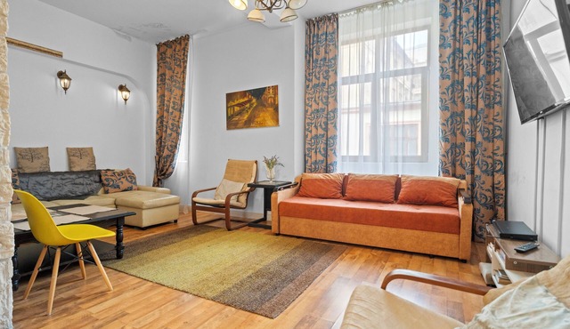 Golden Villa - in the Heart of Old Town Bucharest in București