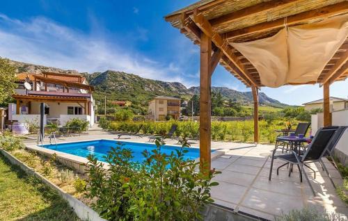 Gorgeous Apartment In Baska With Swimming Pool in Baška