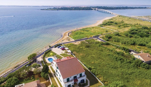 Gorgeous apartment in Privlaka with WiFi