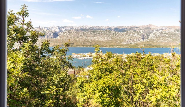 Gorgeous apartment in Vinjerac with WiFi