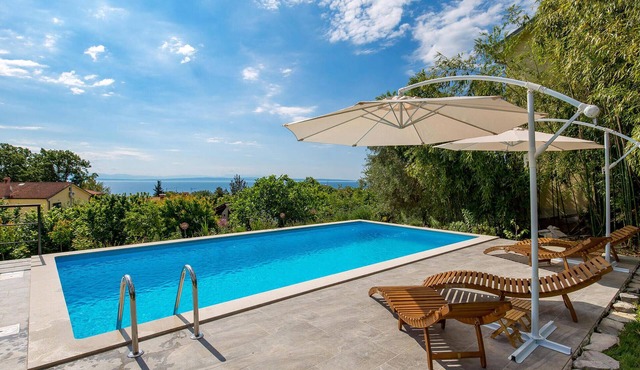 Gorgeous apartment in Ika with swimming pool