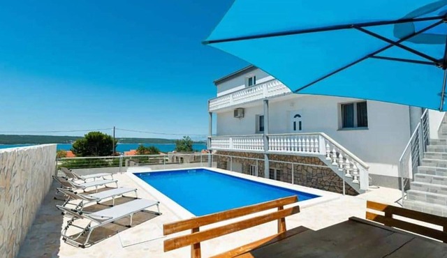Gorgeous apartment in Obrovac with WiFi