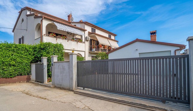 Gorgeous apartment in Pula with WiFi
