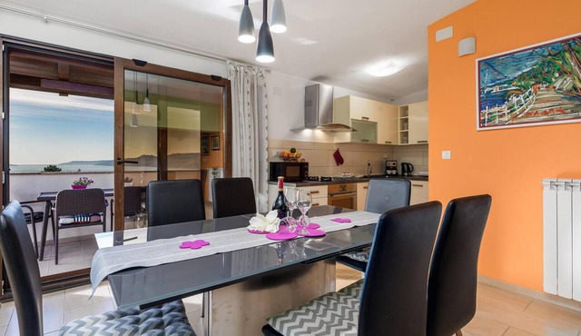 Gorgeous apartment in Rijeka with house sea view