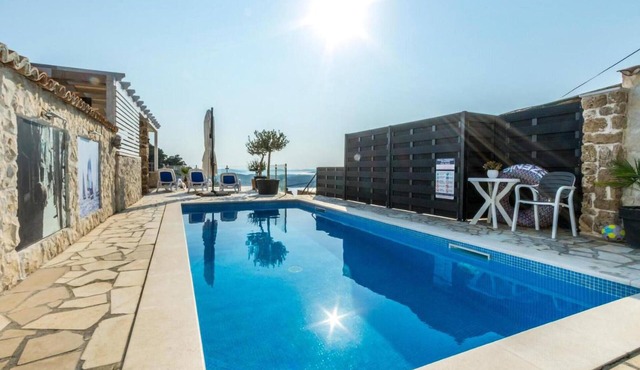 Gorgeous apartment in Sibenik with sauna