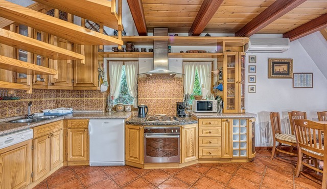 Gorgeous Chalet With Pool & Spa, Donja Voća, Croatia