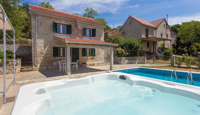 Gorgeous home in Bajagic