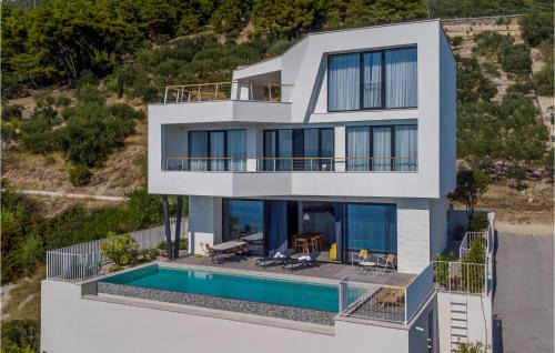 Gorgeous Home In Brela in Brela
