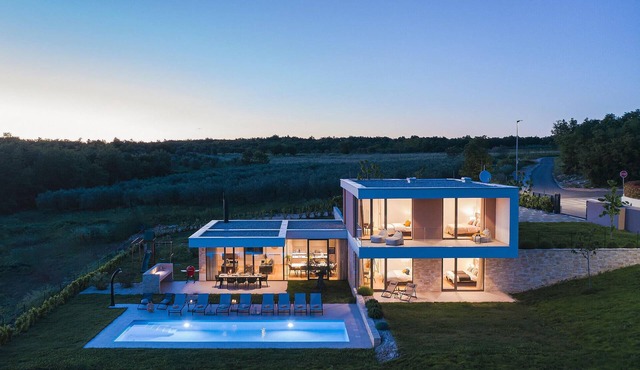 Gorgeous home in Cendaki