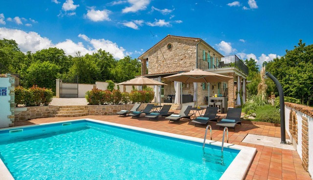 Gorgeous home in Filipi in Filipi