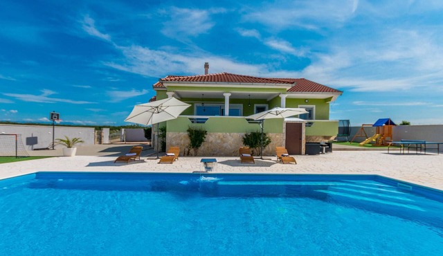 Gorgeous home in Gornje Rastane