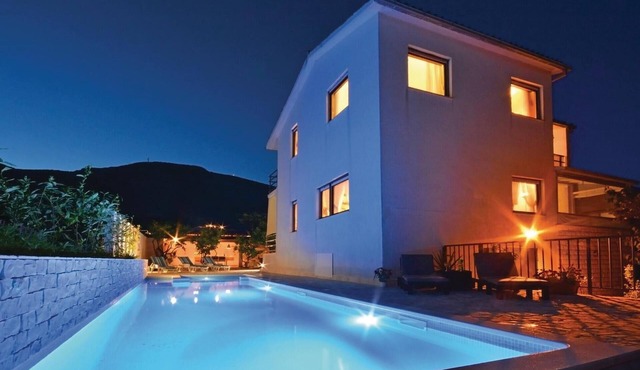 Gorgeous home in Kastel Novi