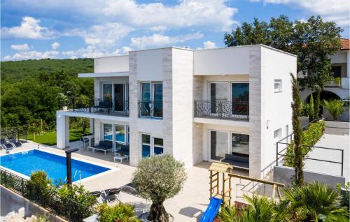 Gorgeous Home In Klimno