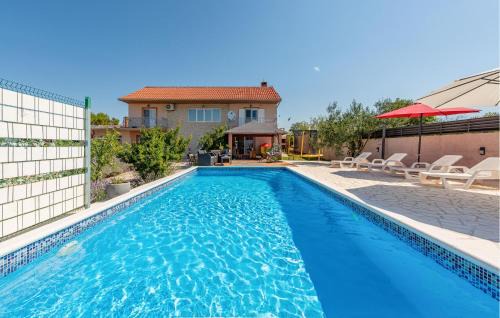 Gorgeous Home In Lisicic