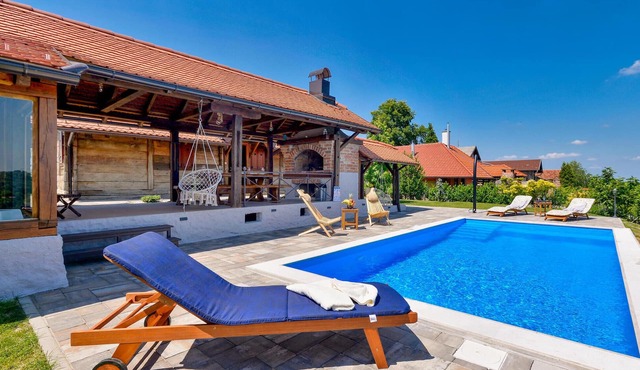Gorgeous home in Martinkovec with sauna