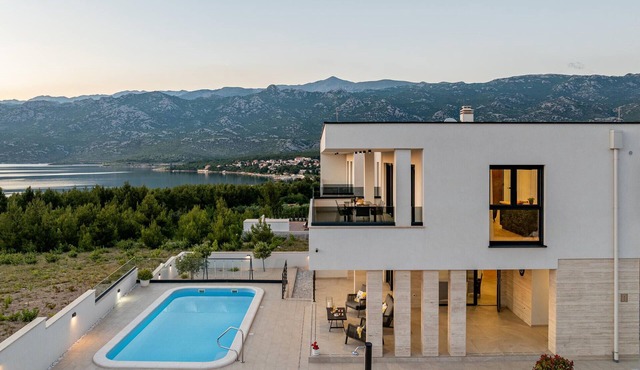 Gorgeous home in Rovanjska