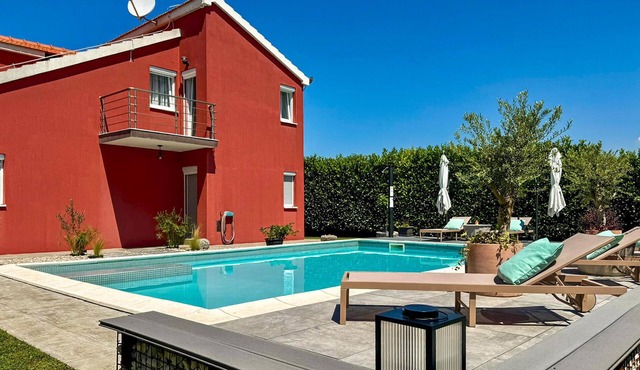 Gorgeous home in Trilj