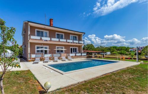 Gorgeous Home In Valbandon in Valbandon