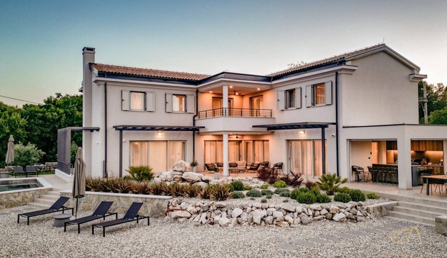 Gorgeous Villa Lipa Kate surrounded by nature