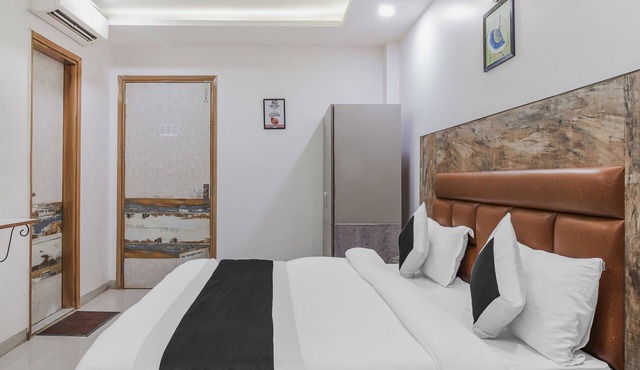 Gracious by Vishesh Hotels & Home Stay in New Delhi