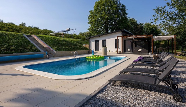 Great vacation home for families or friends in charming, natural surroundings.