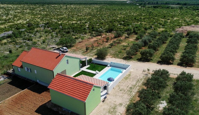 Green Escape Holiday House by Villas Guide