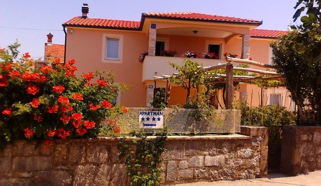 Große Wohnung in Gabonjin mit Eigener Terrasse by Interhome