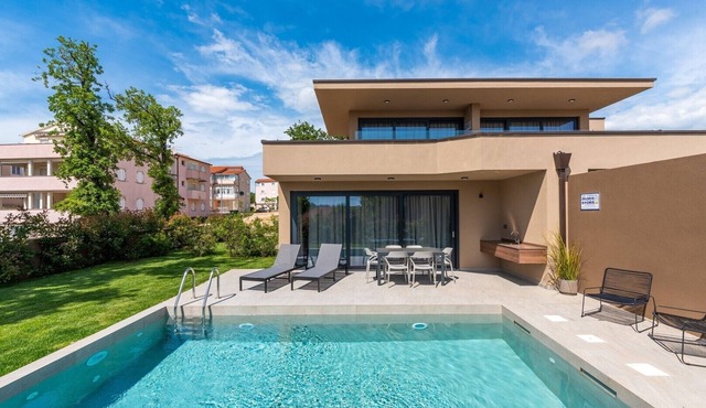Ground-Floor Apartment with Private Pool and Terrace in Istria, 150 Meters from the Sea