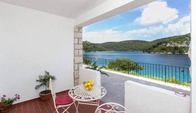 Guest House Busurelo - Double room with sea view in Govedari