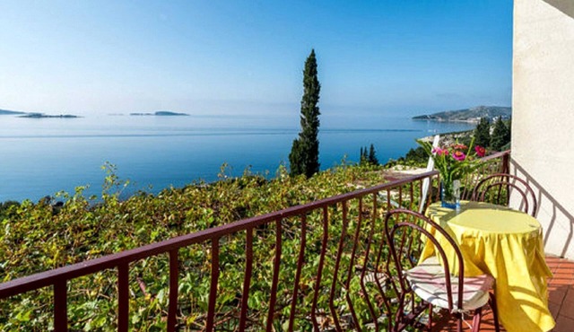 Guest House Fontana - One Bedroom Apartment with Balcony and Sea View in Mlini