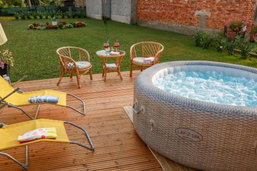 Guest house Studio apartman Marina - with outdoor jacuzzi, free parking, pet friendly
