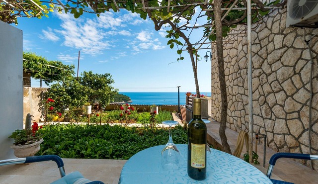 Guesthouse Home Sweet Home - Studio with Terrace and Sea View in Dubrovnik