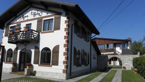 Hanul Moara Veche pensiune restaurant in Berca