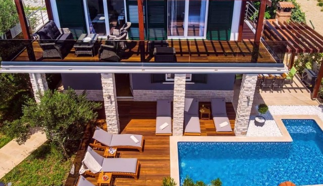Haus in Stanići mit grünem Garten by Interhome