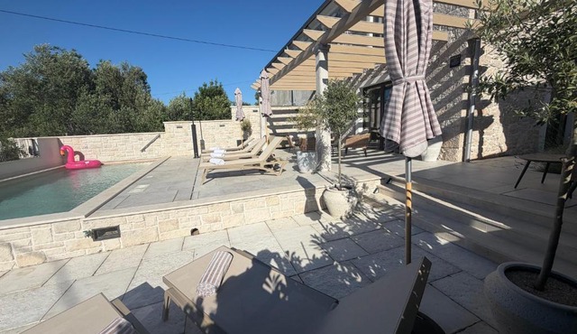 Heritage Villa Francheza-Elegant Stone villa near the Beach, Pašman Island , Ugrinić in Ugrinići