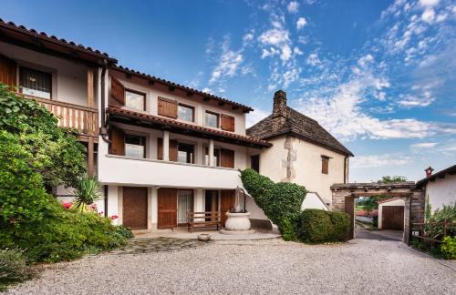Hiša Orel (Orel House) in Sezana