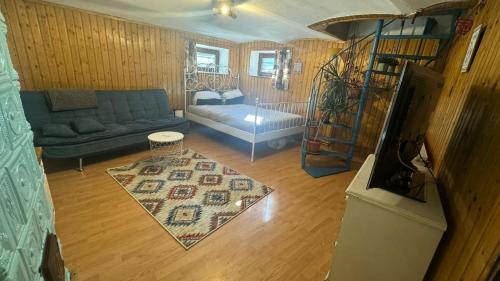 Hilltop Retro Home in Sibiu