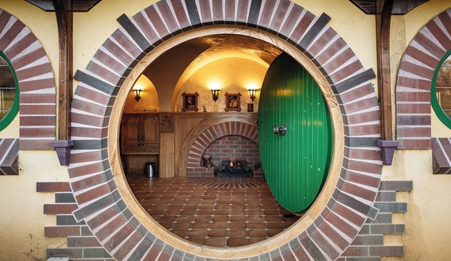 Hobbit House in marvelous Râșnov with Lake view in Râșnov