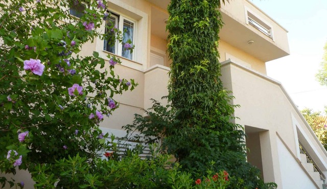 Holiday apartment with large balcony