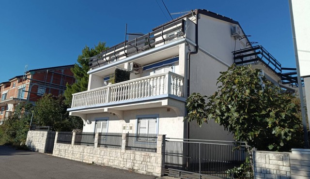Holiday apartment in Novi Vinodolski with sea view, terrace, air conditioning, Wi-Fi (3667-1)