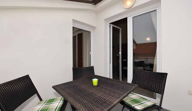 Holiday apartment 70 m from the beach