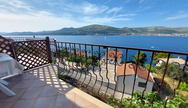 Holiday apartment mit Balkon und Meerblick