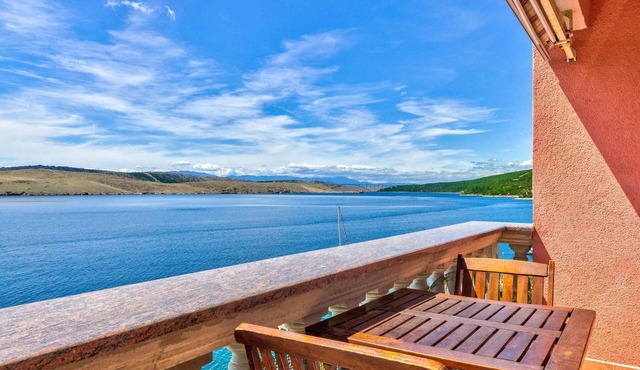 Holiday apartment mit Balkon und Meerblick in Jadranovo