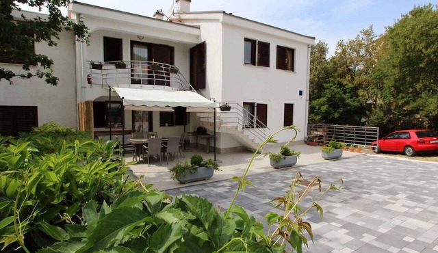 Holiday apartment mit Klimaanlage und Balkon
