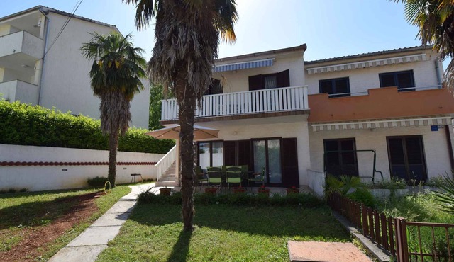 Holiday apartment mit Terrasse und Grill