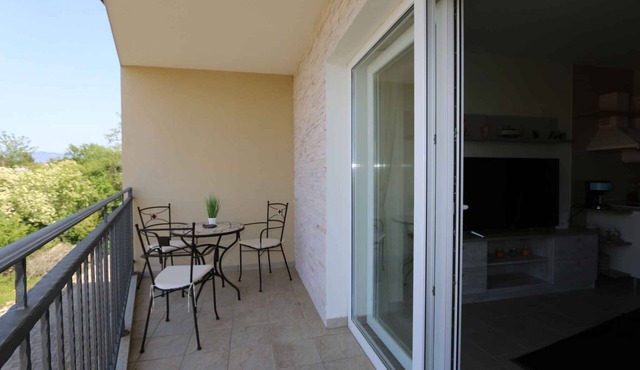 Holiday apartment mit Klimaanlage und seitlicher Meerblick