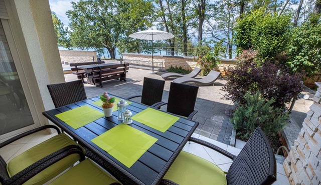 Holiday apartment near the sea