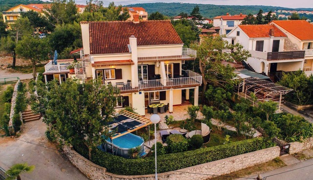 Holiday apartment Sara with sea views and pool