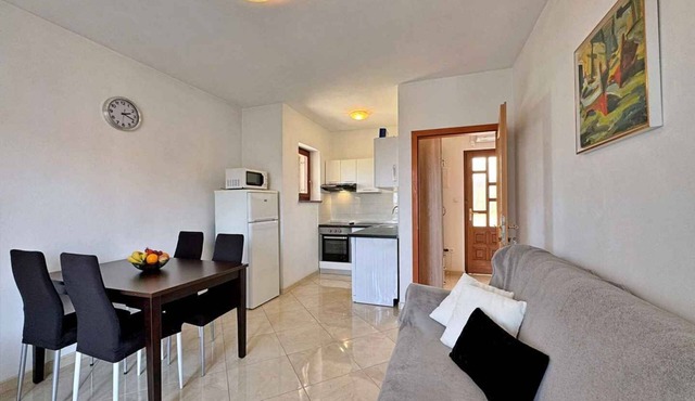 Holiday apartment with balcony and sea view