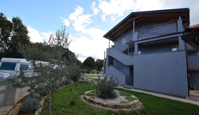 Holiday apartment with balcony and internet access in Gabonjin